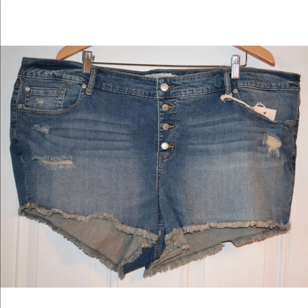 NWT Torrid Skinny Short Shorts multi Button fly